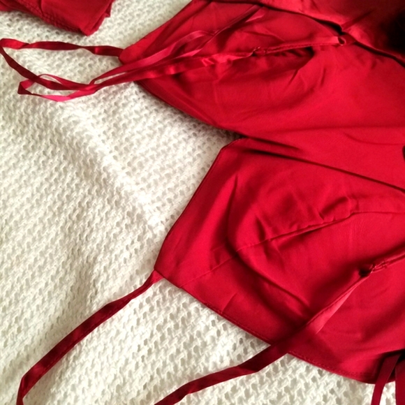 Hollywood Glam red satin dress - Picture 12 of 13